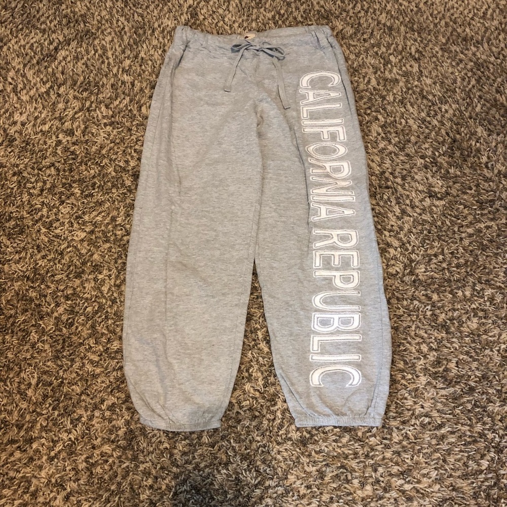 Gray Joggers with Elastic Waistband and Cuffed Legs
